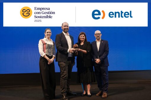 Entel recibe distintivo por diez años de gestión sostenible