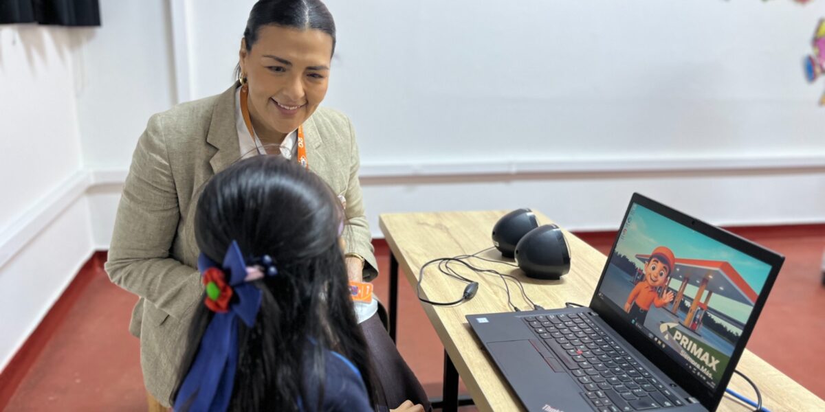 Primax implementa laboratorio digital en escuela de cercado