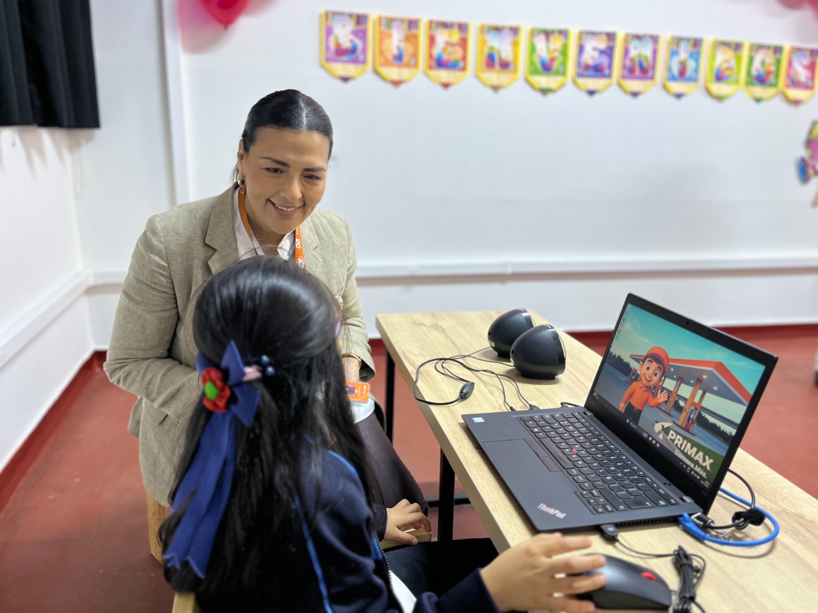 Primax implementa laboratorio digital en escuela de cercado